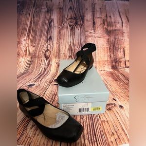 Jessica Simpson, Mandalaye Flat